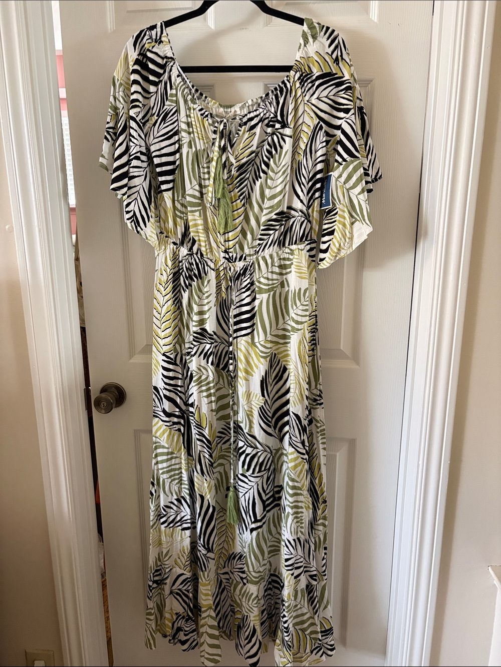 Leaf-Print Maxi Dress in White, Black & Olive